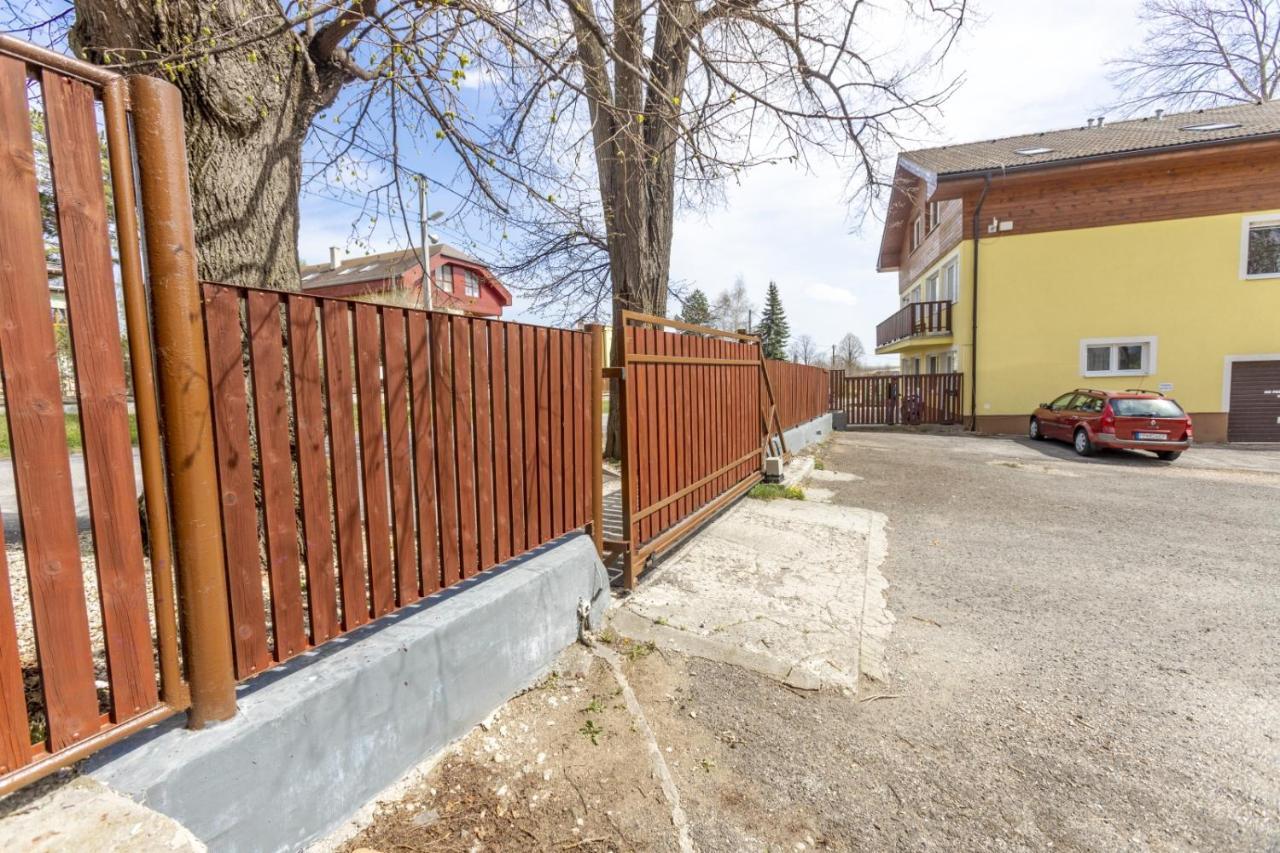 Apartman Hugo Veľký Slavkov Eksteriør bilde